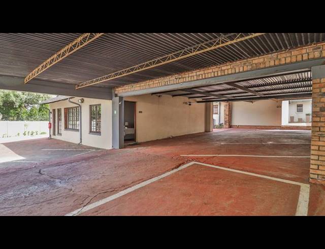 9 BEDROOM HOUSE FOR SALE IN SECUNDA CENTRAL